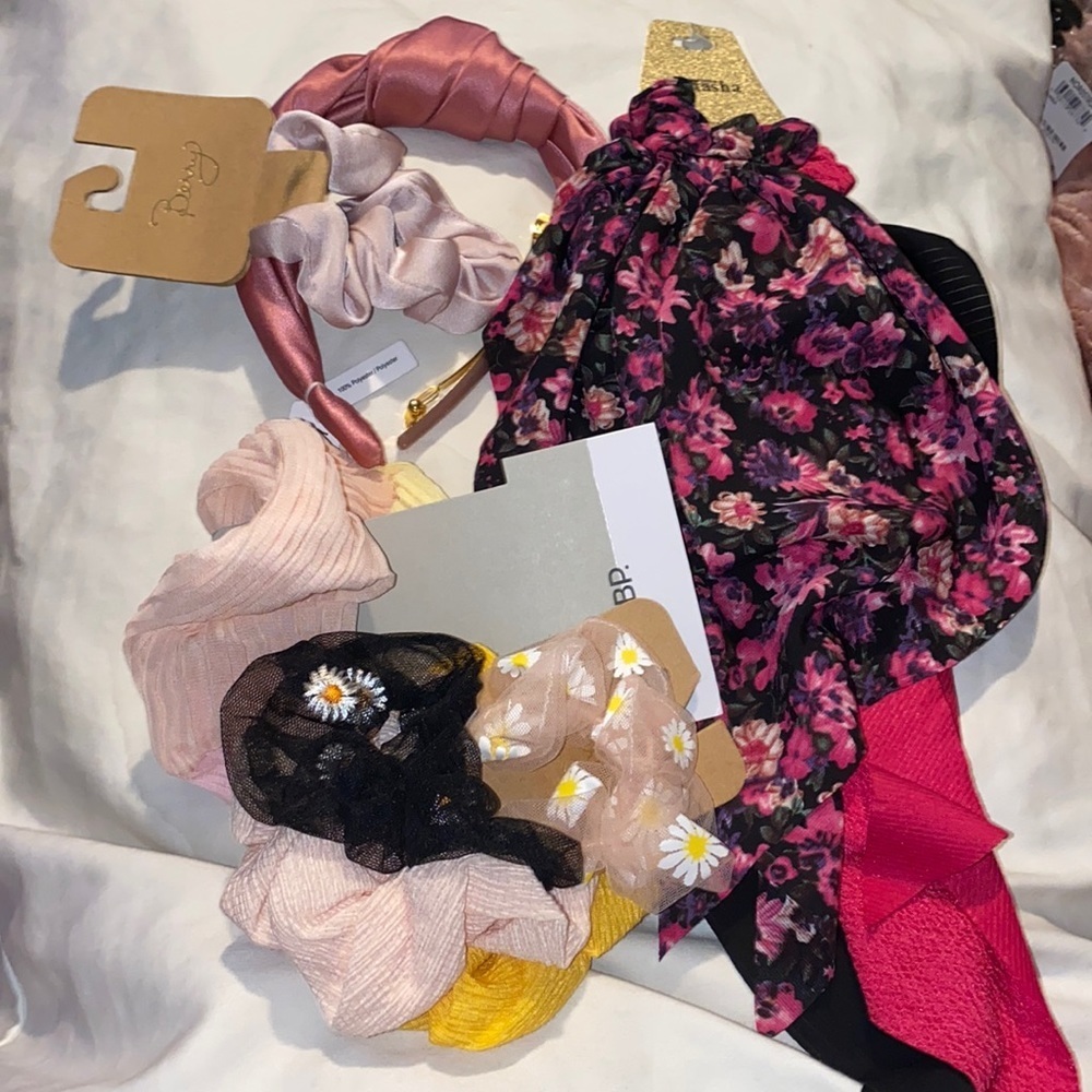 Nordstrom Huge Bundle of Hair Accessories In Pink